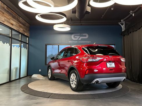 Used 2020 Ford Escape SE FWD image 5