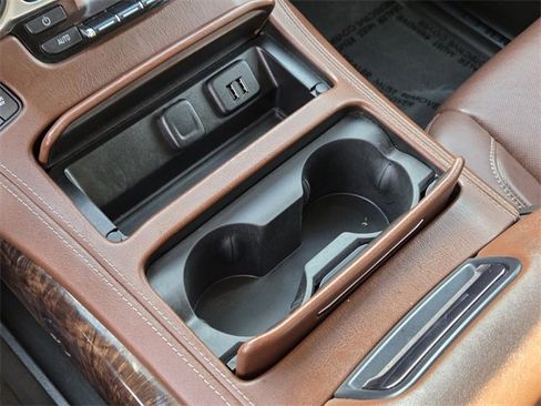 Certified 2015 Chevrolet Suburban LTZ image 24