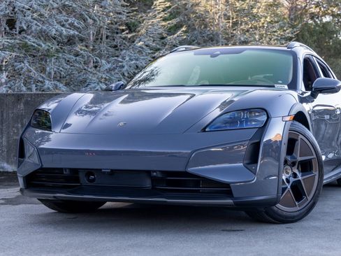 New 2026 Porsche Taycan Turbo image 7