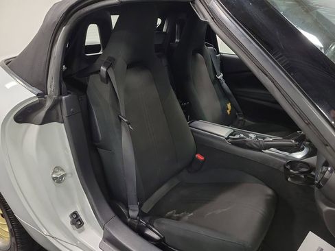 Used 2019 MAZDA MX-5 Miata Sport image 25