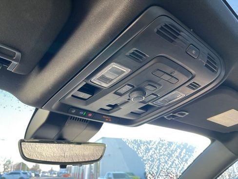 Used 2023 GMC Yukon Denali w/ Denali Reserve Package image 23