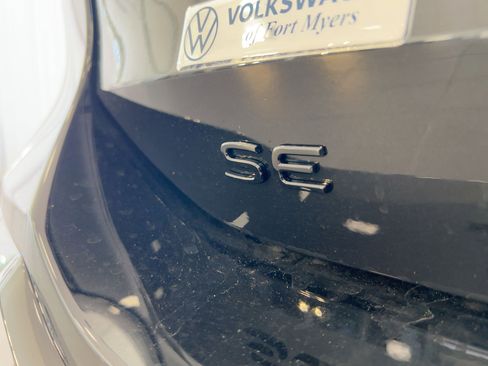 New 2026 Volkswagen Tiguan SE R-Line image 34