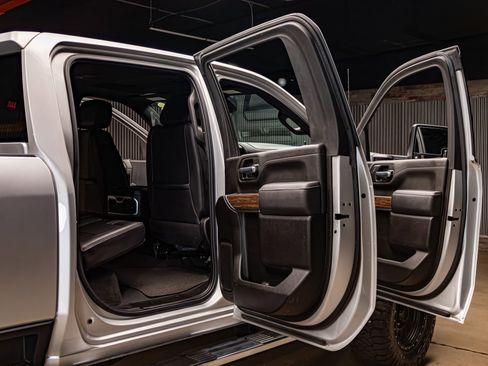 Used 2022 Chevrolet Silverado 2500 High Country w/ Technology Package image 33