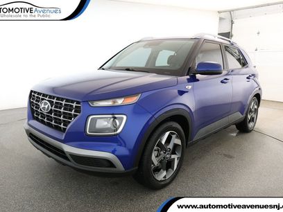 Used 2023 Hyundai Venue SEL w/ Cargo Package