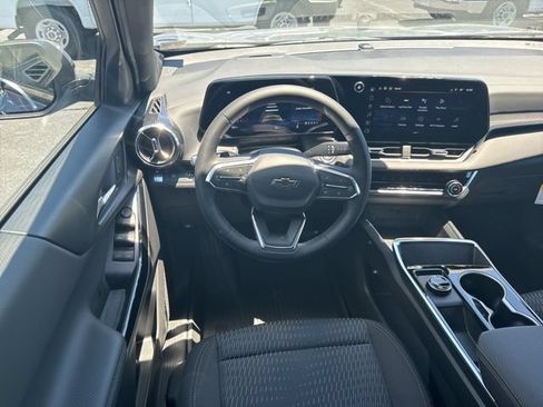 New 2026 Chevrolet Equinox LT w/ Midnight Edition FWD image 5
