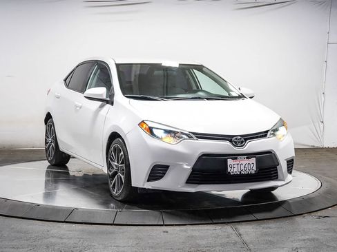 Used 2015 Toyota Corolla LE FWD image 5