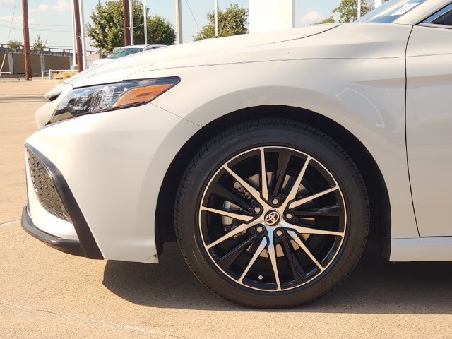 Used 2024 Toyota Camry SE FWD image 5