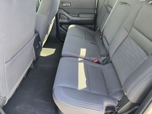 Used 2022 Nissan Frontier SV w/ Technology Package image 30