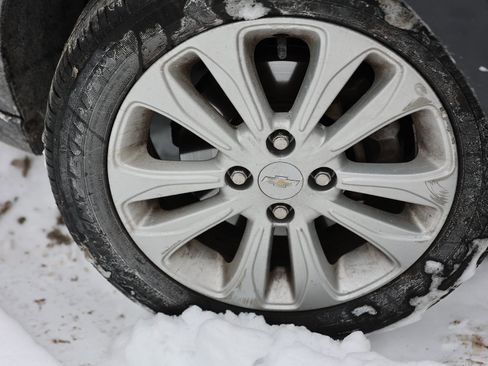 Used 2017 Chevrolet Spark LT image 9