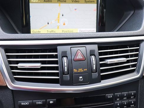 Used 2010 Mercedes-Benz E 350 Sedan image 29