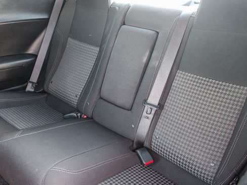 Used 2019 Dodge Challenger SXT image 19