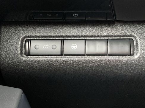 Used 2024 Nissan Pathfinder SV image 16