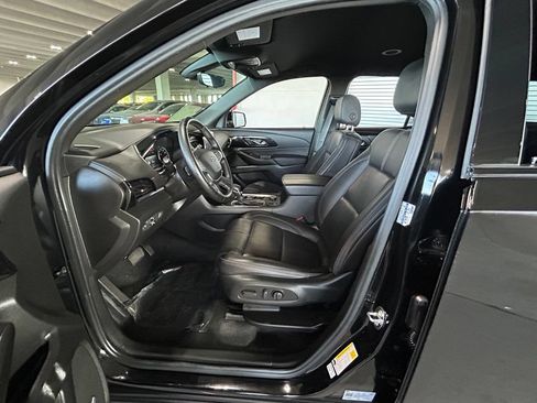 Used 2023 Chevrolet Traverse RS FWD image 15