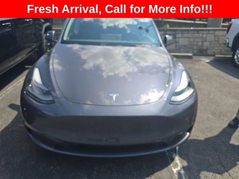 Used 2022 Tesla Model Y Performance AWD/4WD image 2