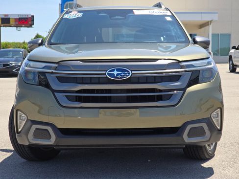 Used 2025 Subaru Forester Limited w/ Popular Package #2 AWD/4WD image 5