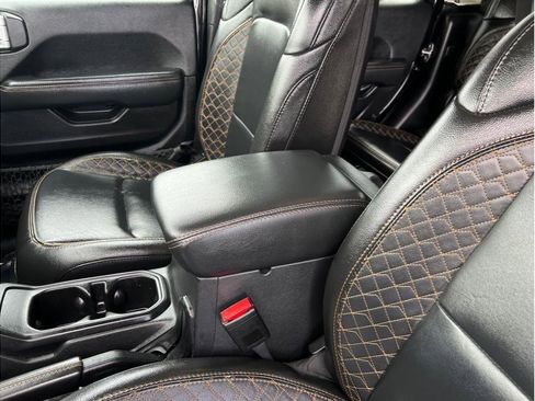 Used 2023 Jeep Gladiator Overland image 15