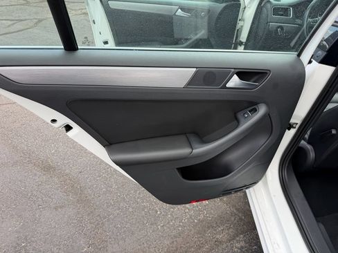 Used 2013 Volkswagen Jetta SEL FWD image 23