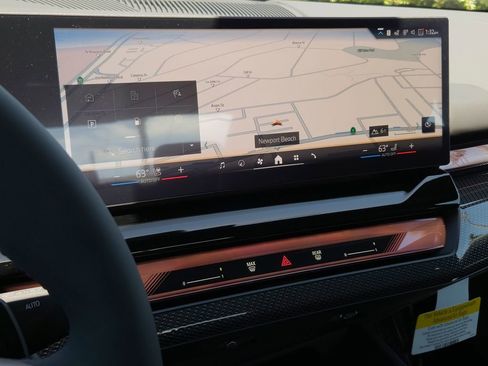 New 2026 BMW 550e xDrive w/ Premium Package AWD/4WD image 12