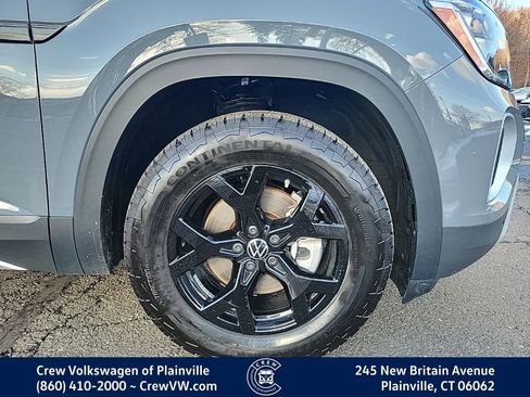 Certified 2025 Volkswagen Atlas Peak Edition SE image 20