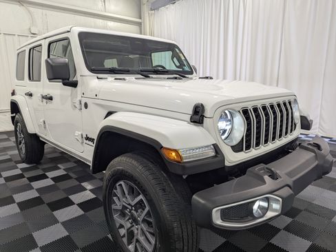 Used 2026 Jeep Wrangler Unlimited Sahara image 5