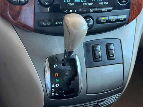 Used 2004 Toyota Sienna XLE AWD/4WD image 21