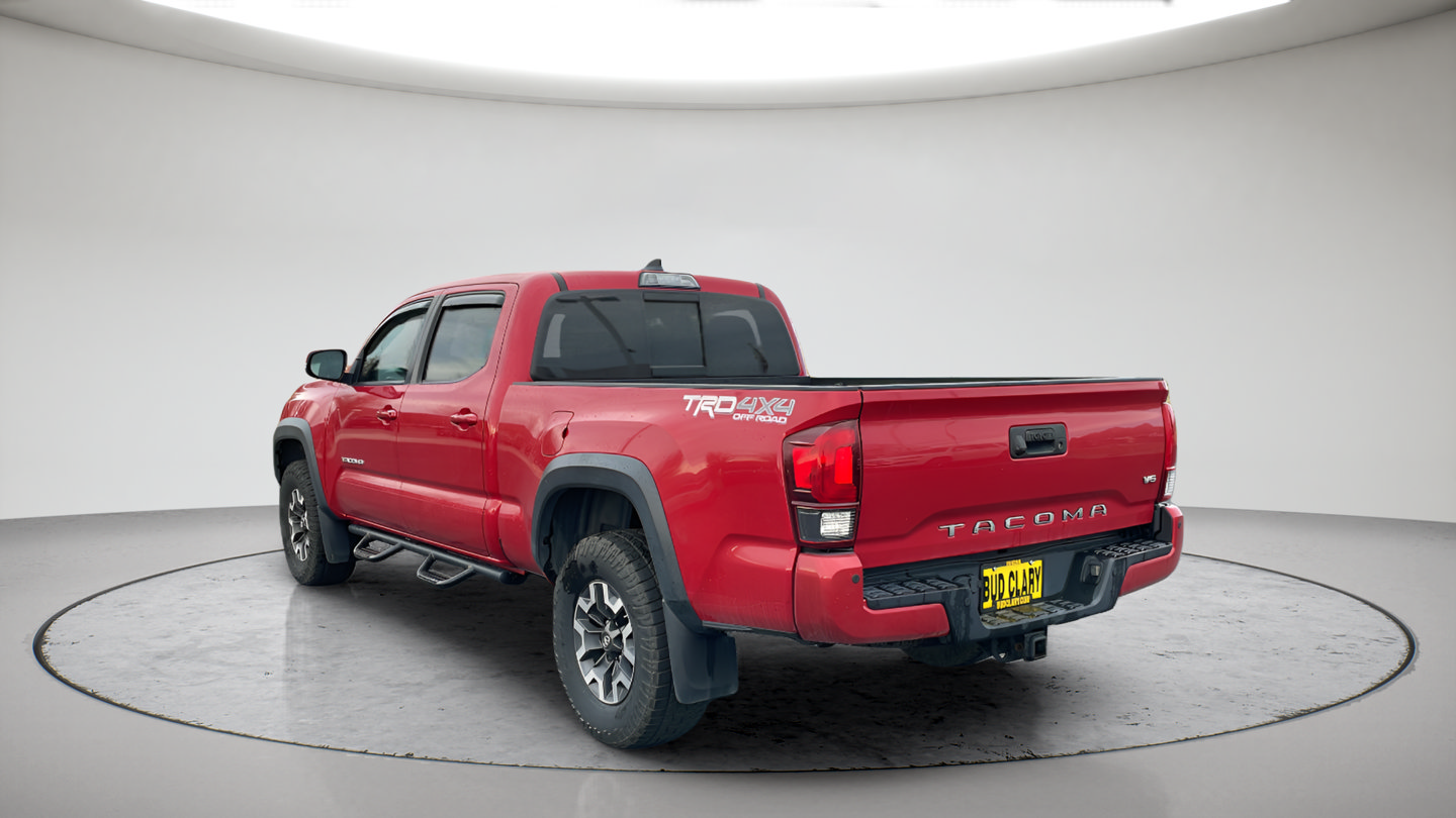 Used 2018 Toyota Tacoma TRD Off-Road w/ Technology Package AWD/4WD image 7