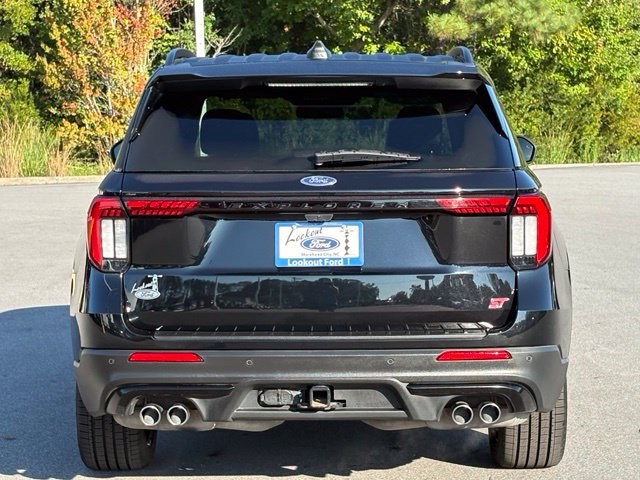 Used 2025 Ford Explorer ST RWD image 4