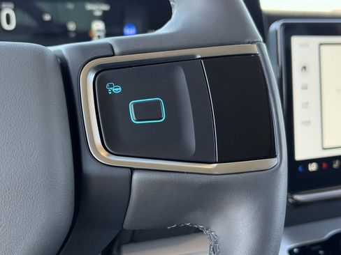 New 2025 Ford Expedition Active image 31