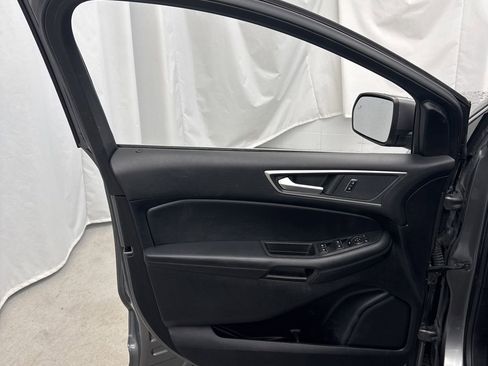 Certified 2022 Ford Edge SEL w/ Convenience Package AWD/4WD image 12