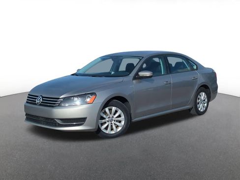 Used 2013 Volkswagen Passat 2.5 S FWD image 1