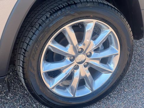 Used 2016 Jeep Cherokee Limited FWD image 7