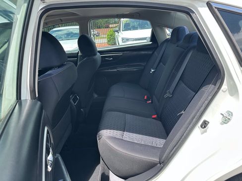 Used 2016 Nissan Altima 2.5 SV w/ Convenience Package FWD image 13