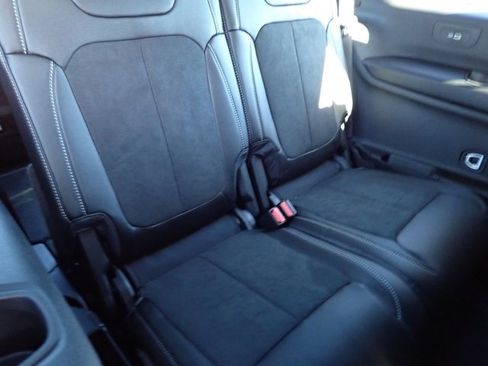 New 2025 Jeep Grand Cherokee L Laredo image 14