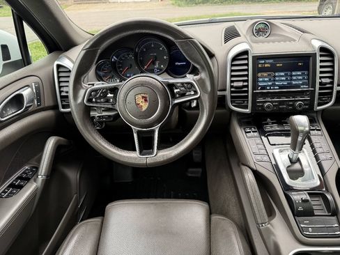 Used 2016 Porsche Cayenne Diesel AWD/4WD image 11