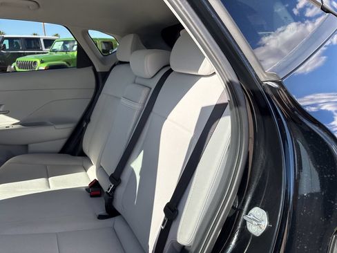 Used 2025 Hyundai Kona SEL FWD image 18
