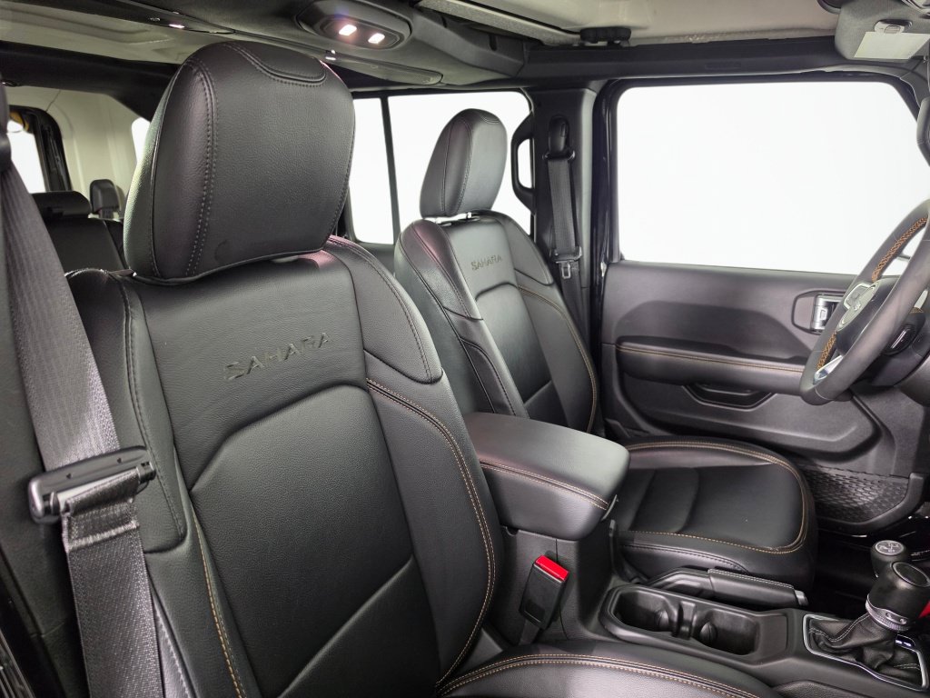 Used 2024 Jeep Wrangler Unlimited Sahara AWD/4WD image 39