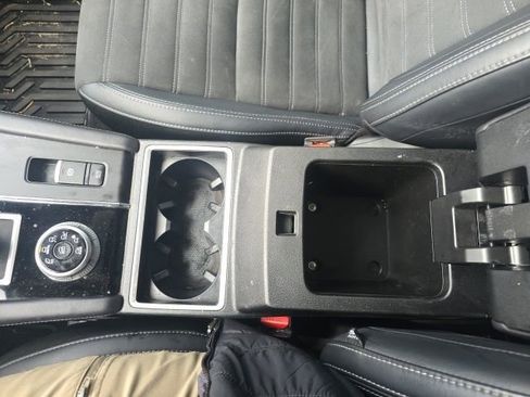 Used 2024 Mitsubishi Outlander SE image 22