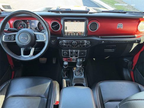 Used 2018 Jeep Wrangler Unlimited Rubicon image 2