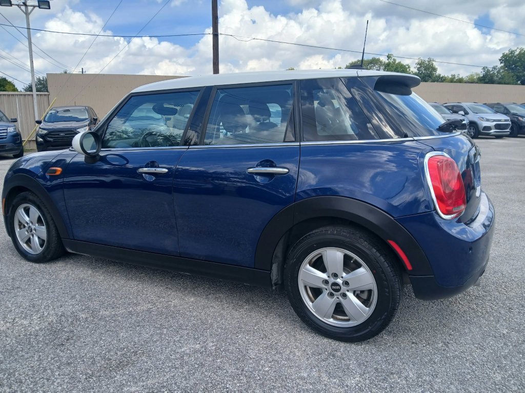 Used 2018 MINI Cooper 4-Door Hardtop FWD image 7