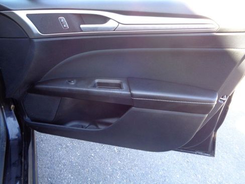 Used 2020 Ford Fusion SE FWD image 30