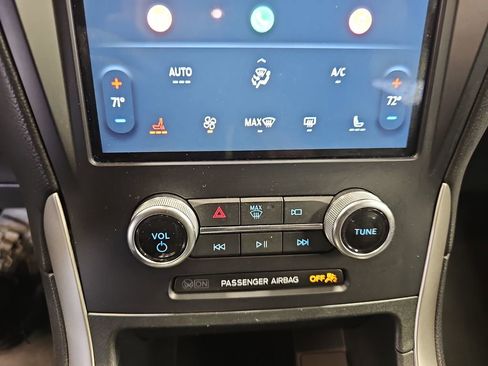 Used 2024 Ford Edge SEL image 21