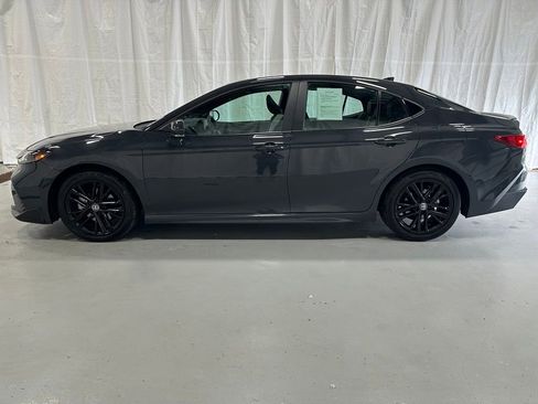 Used 2026 Toyota Camry SE FWD image 4