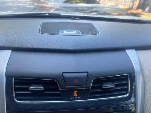 Used 2015 Nissan Altima 2.5 SL w/ Technology Package FWD image 16