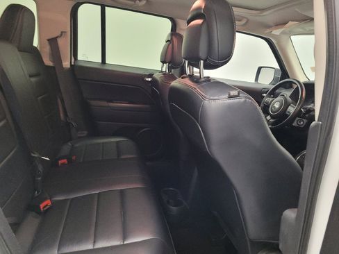 Used 2016 Jeep Patriot High Altitude FWD image 19