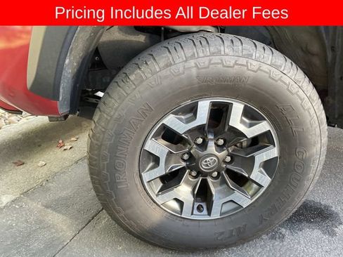 Used 2019 Toyota Tacoma TRD Off-Road w/ Technology Package AWD/4WD image 2