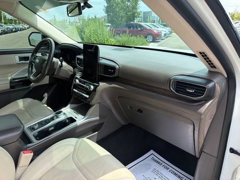Used 2023 Ford Explorer Platinum w/ Technology Package AWD/4WD image 13