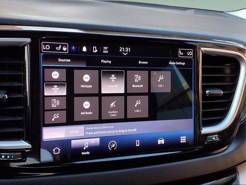 Used 2022 Chrysler Pacifica Touring-L image 27