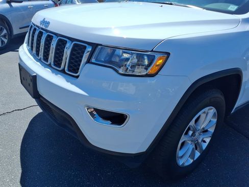 Used 2021 Jeep Grand Cherokee Laredo image 7