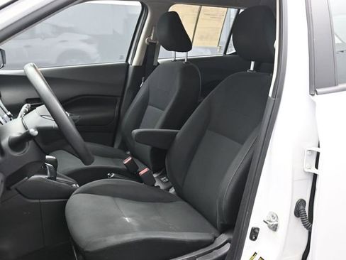 Used 2023 Nissan Kicks S FWD image 5