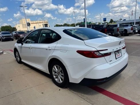 Used 2025 Toyota Camry LE FWD image 9